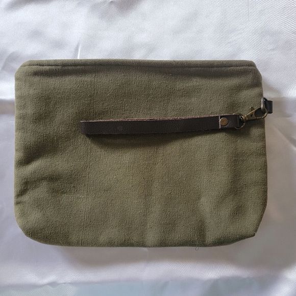 NEW! Ale by Allessandra wristlet/ clutch bag with sequins - Picture 2 of 8